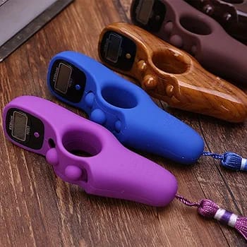 Digital Islamic Tasbih Finger Counter – Rotating Prayer Beads (Random Color)